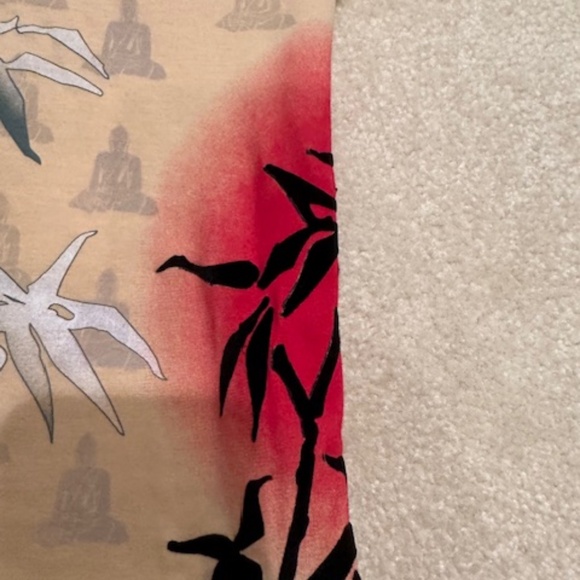 WOMEN'S BEAUTIFUL MULTI COLORED TEE  TOP WITH SEQUINS BY TAU,  SIZE: LARGE - Picture 4 of 12